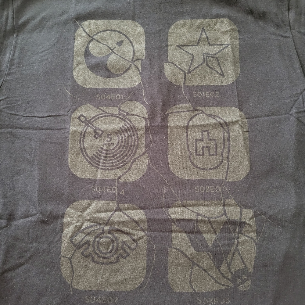 Netflix Black Mirror Tee Size Large Loot Crate Exclusive